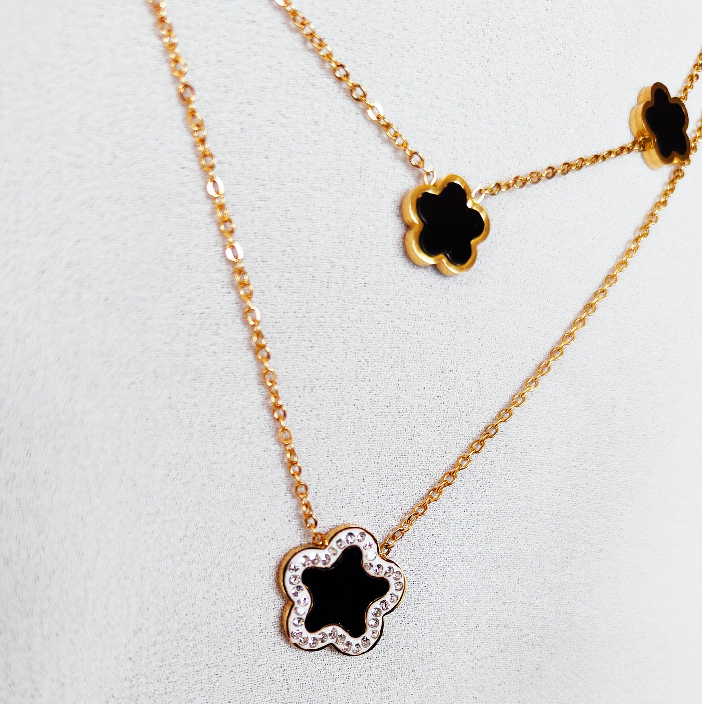 Collier double black flower