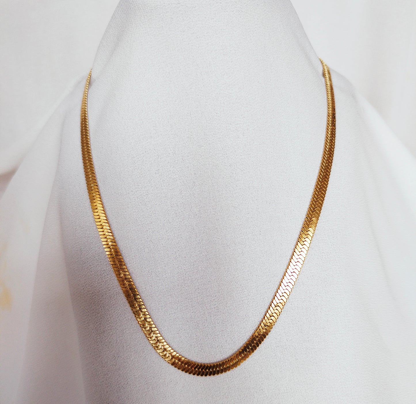 Collier serpent or