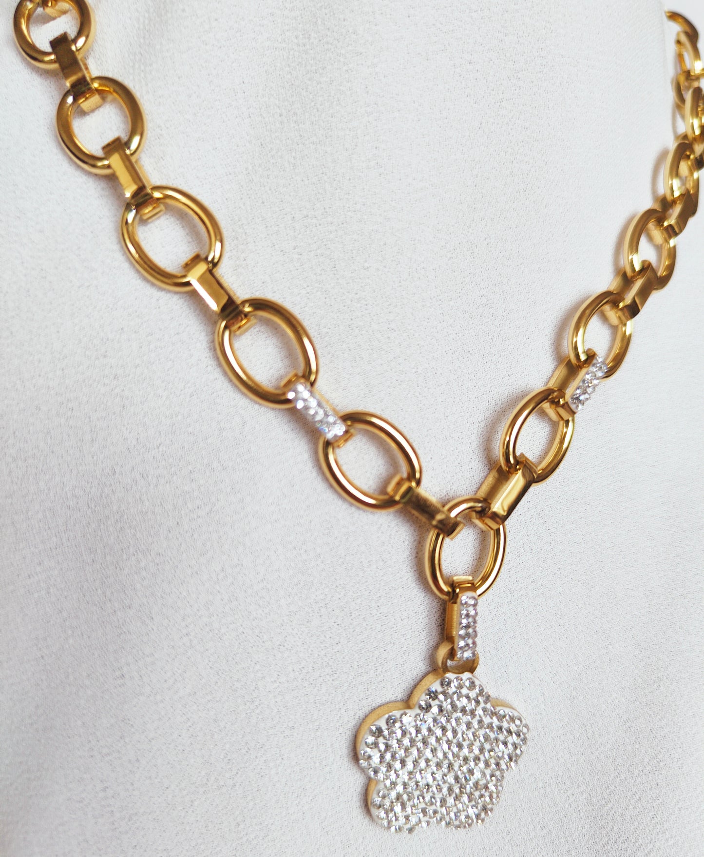 Chaine flower strass