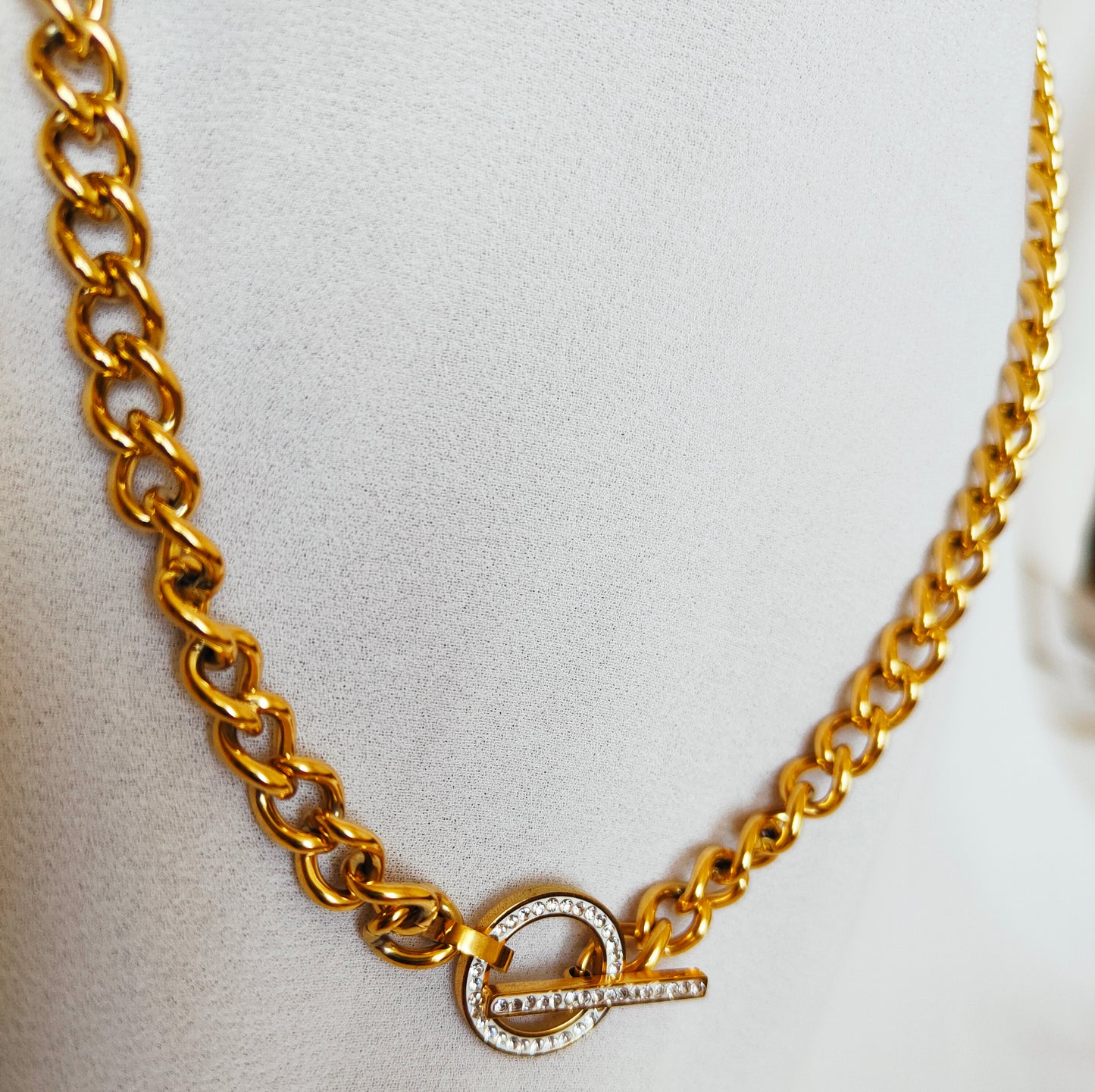 Collier chaine rond et barre strass