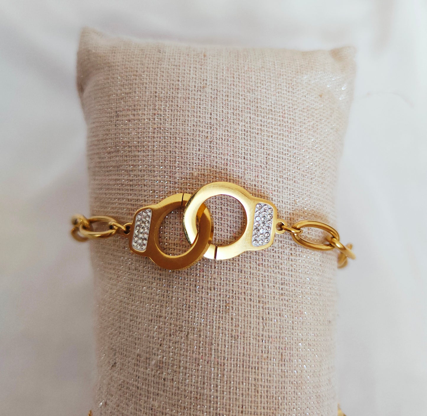 Bracelet menotte or et strass